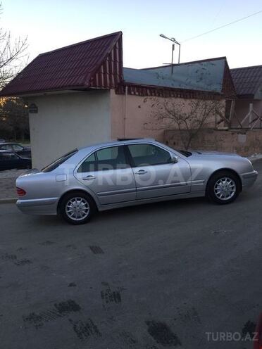 Mercedes E 240 2000, 204,000 km - 2.6 л - Bakı
