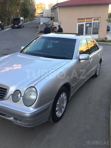 Mercedes E 240 2000, 204,000 km - 2.6 л - Bakı