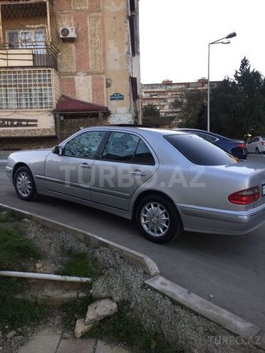 Mercedes E 240 2000, 204,000 km - 2.6 л - Bakı