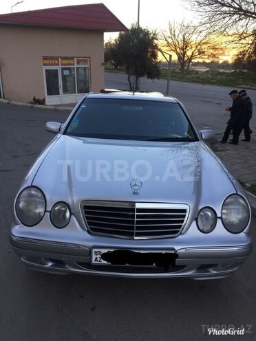 Mercedes E 240 2000, 204,000 km - 2.6 л - Bakı