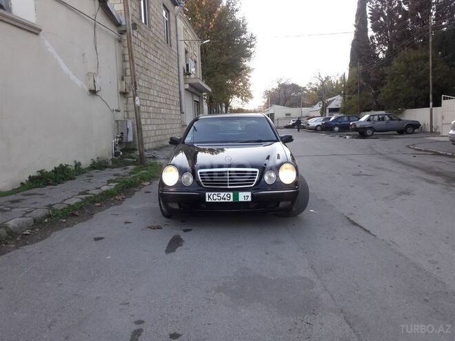 Mercedes E 280 2001, 290,000 km - 2.8 l - Bakı