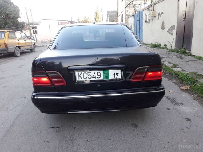 Mercedes E 280 2001, 290,000 km - 2.8 l - Bakı