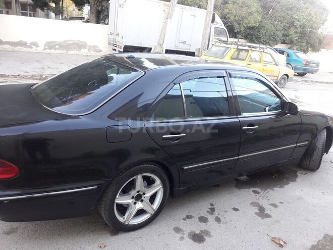 Mercedes E 280 2001, 290,000 km - 2.8 l - Bakı