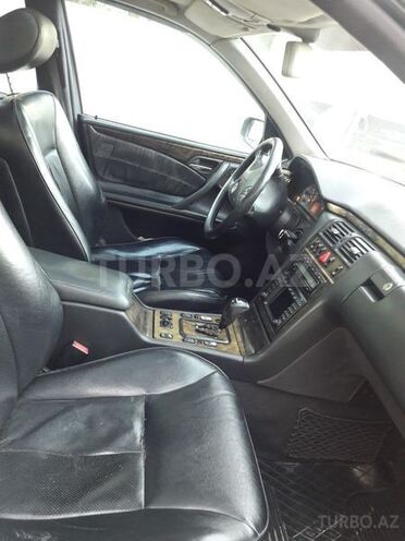 Mercedes E 280 2001, 290,000 km - 2.8 l - Bakı