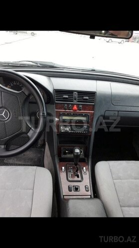 Mercedes C 220 1999, 245,000 km - 2.2 l - Bakı
