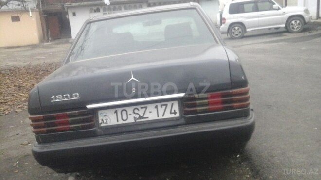 Mercedes 190 1991, 200,881 km - 2.3 л - Quba