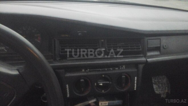 Mercedes 190 1991, 200,881 km - 2.3 л - Quba