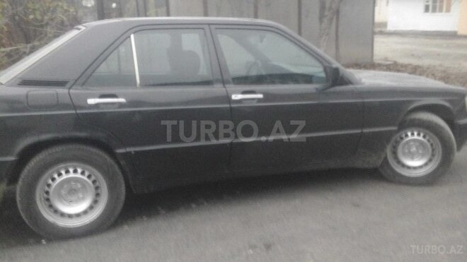 Mercedes 190 1991, 200,881 km - 2.3 л - Quba