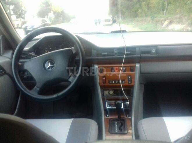 Mercedes E 300 1992, 250,000 km - 0.2 l - Bakı