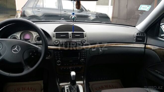 Mercedes E 240 2003, 243,000 km - 2.4 l - Bakı