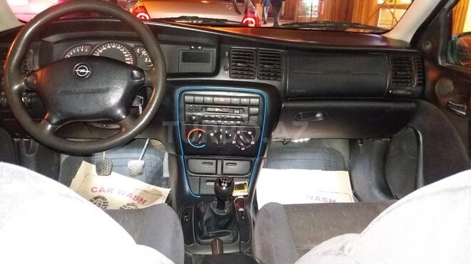 Opel Vectra 1999, 324,666 km - 1.6 l - Bakı