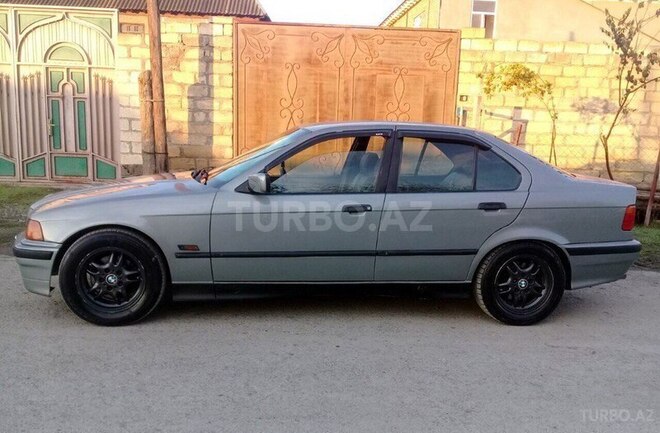 BMW 320 1992, 173,000 km - 2.0 l - Ucar