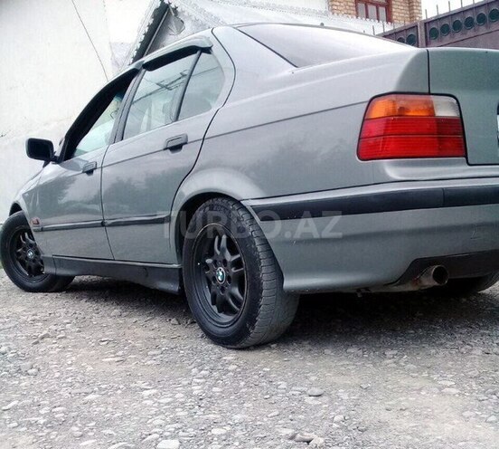 BMW 320 1992, 173,000 km - 2.0 l - Ucar
