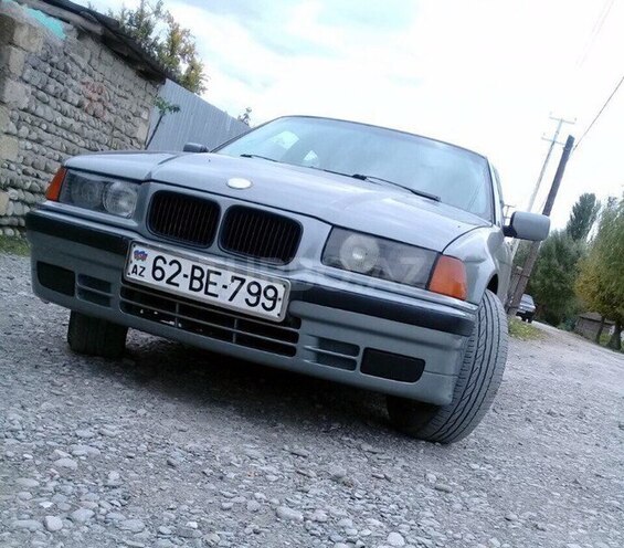 BMW 320 1992, 173,000 km - 2.0 l - Ucar