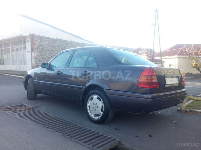 Mercedes C 220 1994, 380,000 km - 2.2 l - Qax
