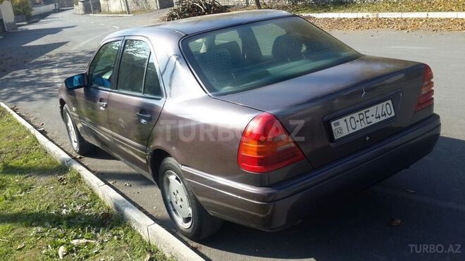 Mercedes C 220 1994, 380,000 km - 2.2 l - Qax