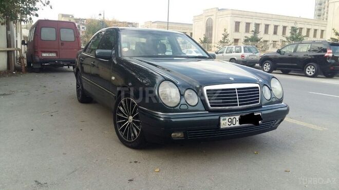 Mercedes E 240 1999, 27,000 km - 2.4 l - Bakı