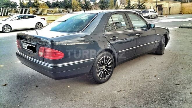 Mercedes E 240 1999, 27,000 km - 2.4 l - Bakı