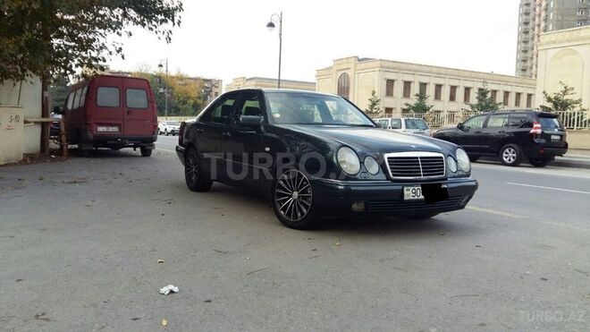 Mercedes E 240 1999, 27,000 km - 2.4 l - Bakı