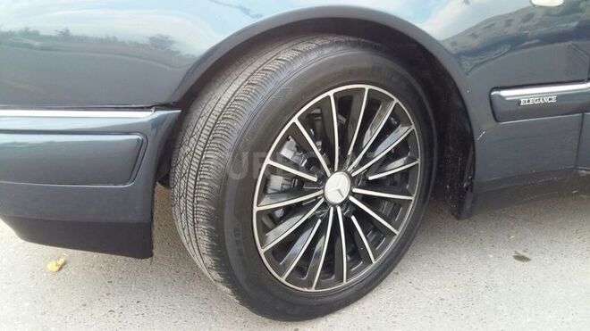 Mercedes E 240 1999, 27,000 km - 2.4 l - Bakı