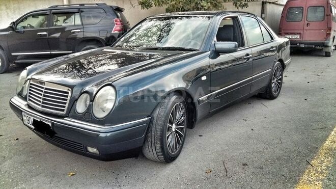 Mercedes E 240 1999, 27,000 km - 2.4 l - Bakı