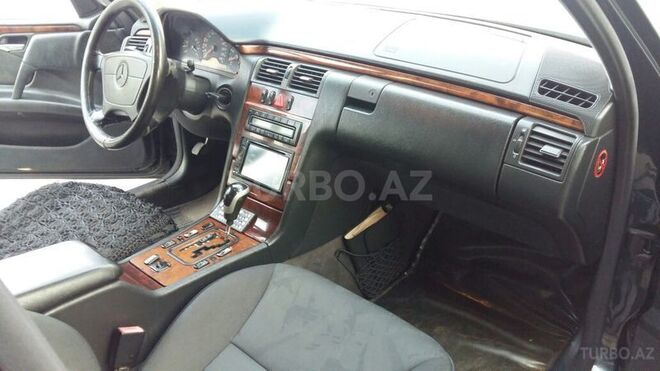 Mercedes E 240 1999, 27,000 km - 2.4 l - Bakı