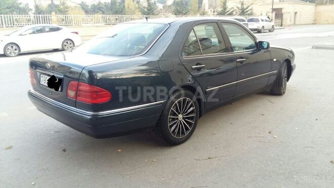 Mercedes E 240 1999, 27,000 km - 2.4 l - Bakı