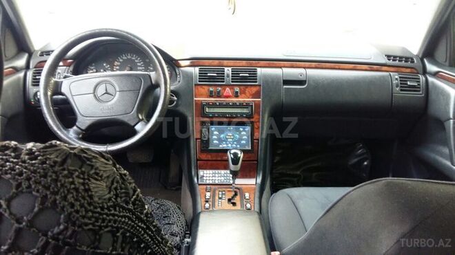 Mercedes E 240 1999, 27,000 km - 2.4 l - Bakı