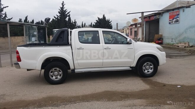 Toyota Hilux 2012, 215,000 km - 2.5 l - Bakı