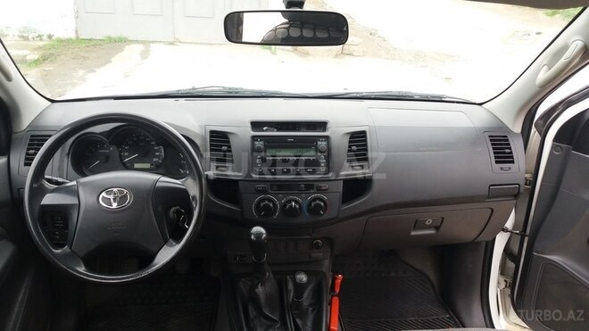 Toyota Hilux 2012, 215,000 km - 2.5 l - Bakı