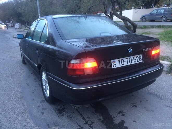 BMW 528 1996, 255,000 km - 2.8 л - Bakı