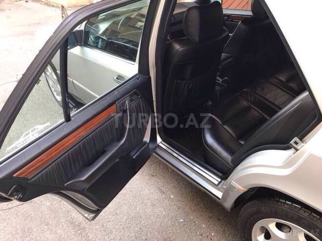 Mercedes E 300 1991, 270,000 km - 3.0 l - Bakı