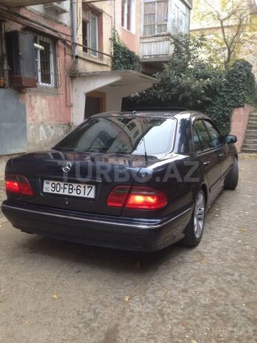Mercedes E 280 2000, 270,000 km - 2.8 l - Bakı