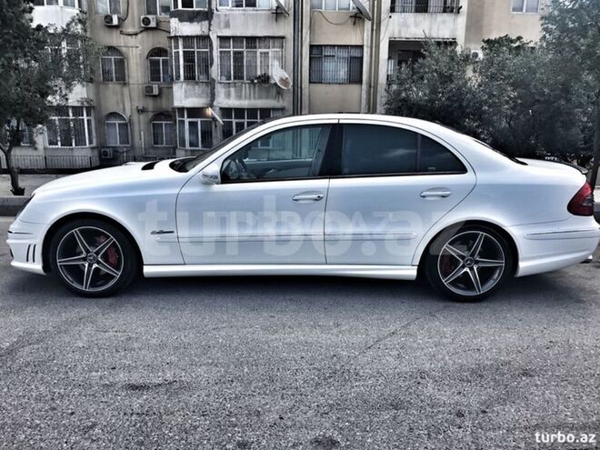 Mercedes E 320 2004, 198,000 km - 3.2 л - Saatlı