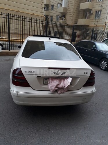 Mercedes E 220 2005, 305,000 km - 2.2 л - Bakı