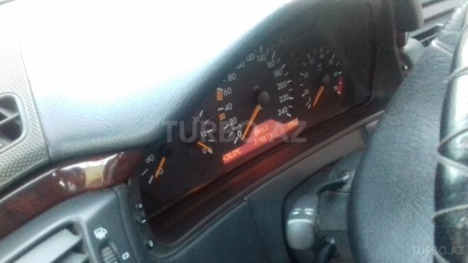 Mercedes E 240 1999, 286,100 km - 2.4 л - Şabran