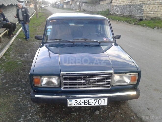 LADA (VAZ) 2107 2005, 80,000 km - 1.6 л - Qax