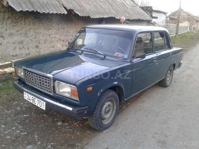 LADA (VAZ) 2107 2005, 80,000 km - 1.6 л - Qax