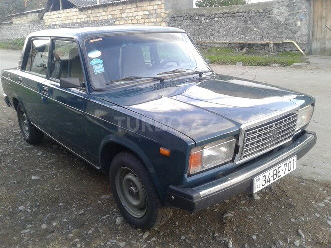 LADA (VAZ) 2107 2005, 80,000 km - 1.6 л - Qax