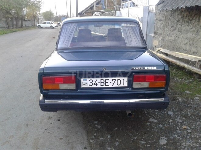 LADA (VAZ) 2107 2005, 80,000 km - 1.6 л - Qax