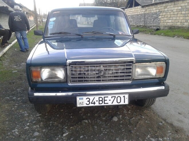 LADA (VAZ) 2107 2005, 80,000 km - 1.6 л - Qax
