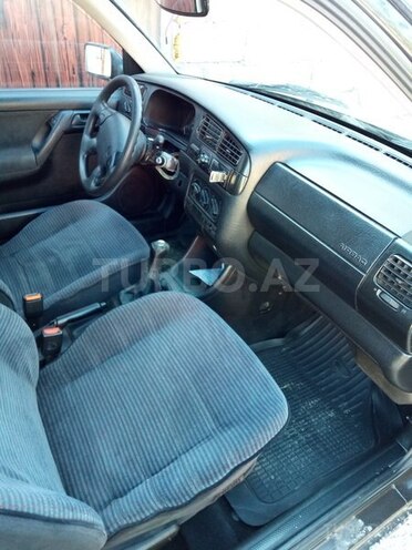 Volkswagen Golf 1994, 260,000 km - 1.8 л - Bakı