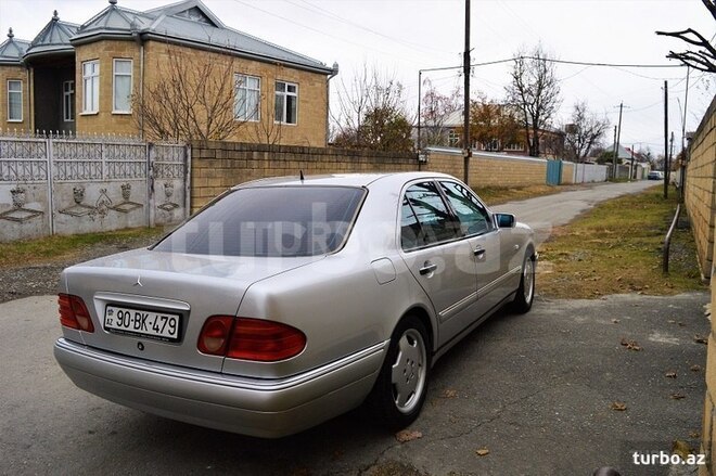 Mercedes E 240 1999, 240,000 km - 2.4 l - Bakı