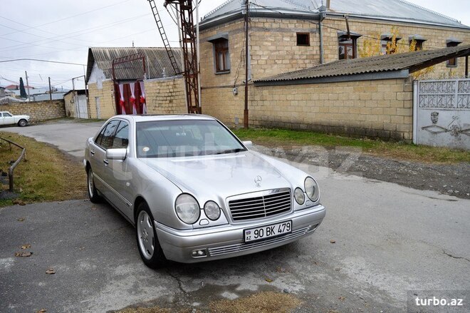 Mercedes E 240 1999, 240,000 km - 2.4 l - Bakı