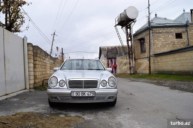 Mercedes E 240 1999, 240,000 km - 2.4 l - Bakı