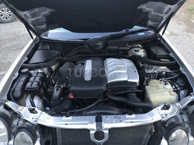 Mercedes E 220 2001, 258,000 km - 2.2 л - Bakı