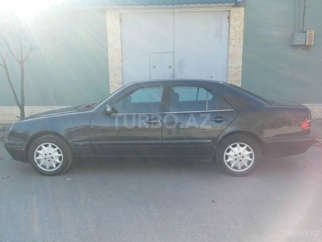 Mercedes E 200 2000, 240,000 km - 2.0 l - Gəncə