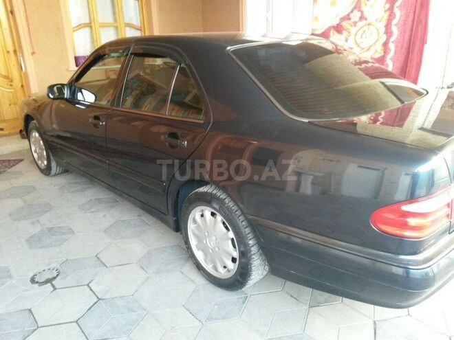 Mercedes E 200 2000, 240,000 km - 2.0 l - Gəncə