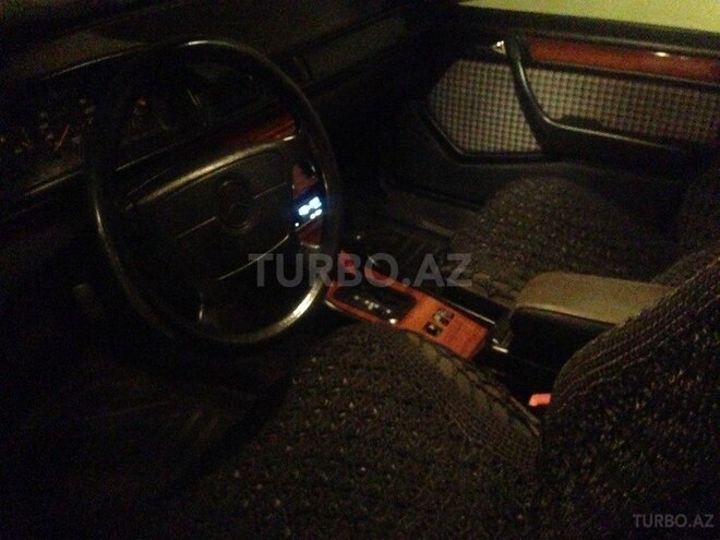 Mercedes E 200 1995, 406,000 km - 2.0 l - Gəncə