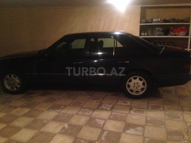 Mercedes E 200 1995, 406,000 km - 2.0 l - Gəncə